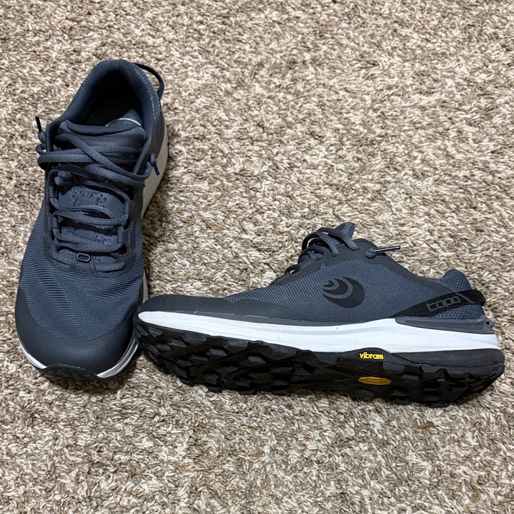 Topo Athletic M-Traverse Men’s 9.5 Trail Running Hiking Vibram Grey